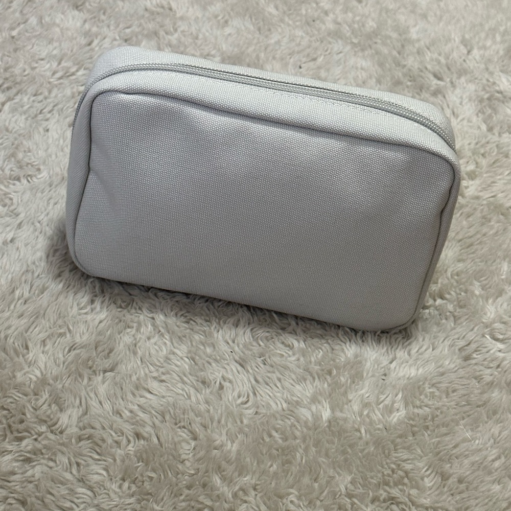 ❤️NWOT BARE MINERALS COSMETIC CASE❤️